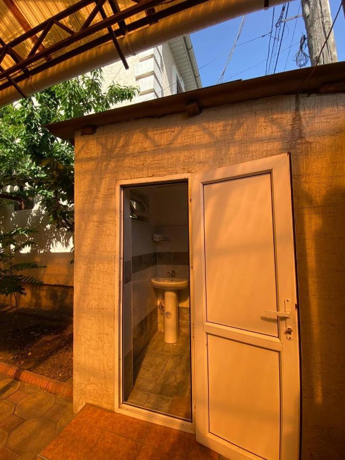 Hostel 4U Бишкек Екстериор снимка