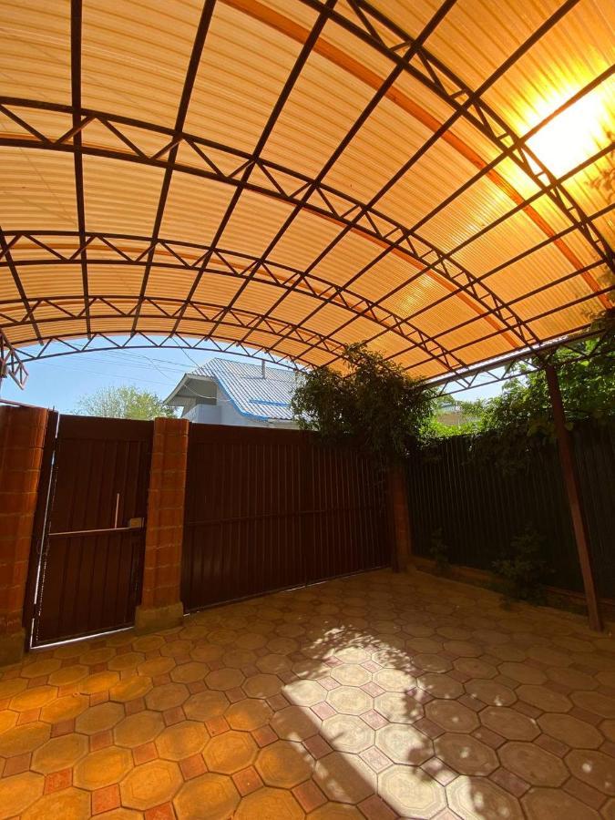 Hostel 4U Бишкек Екстериор снимка