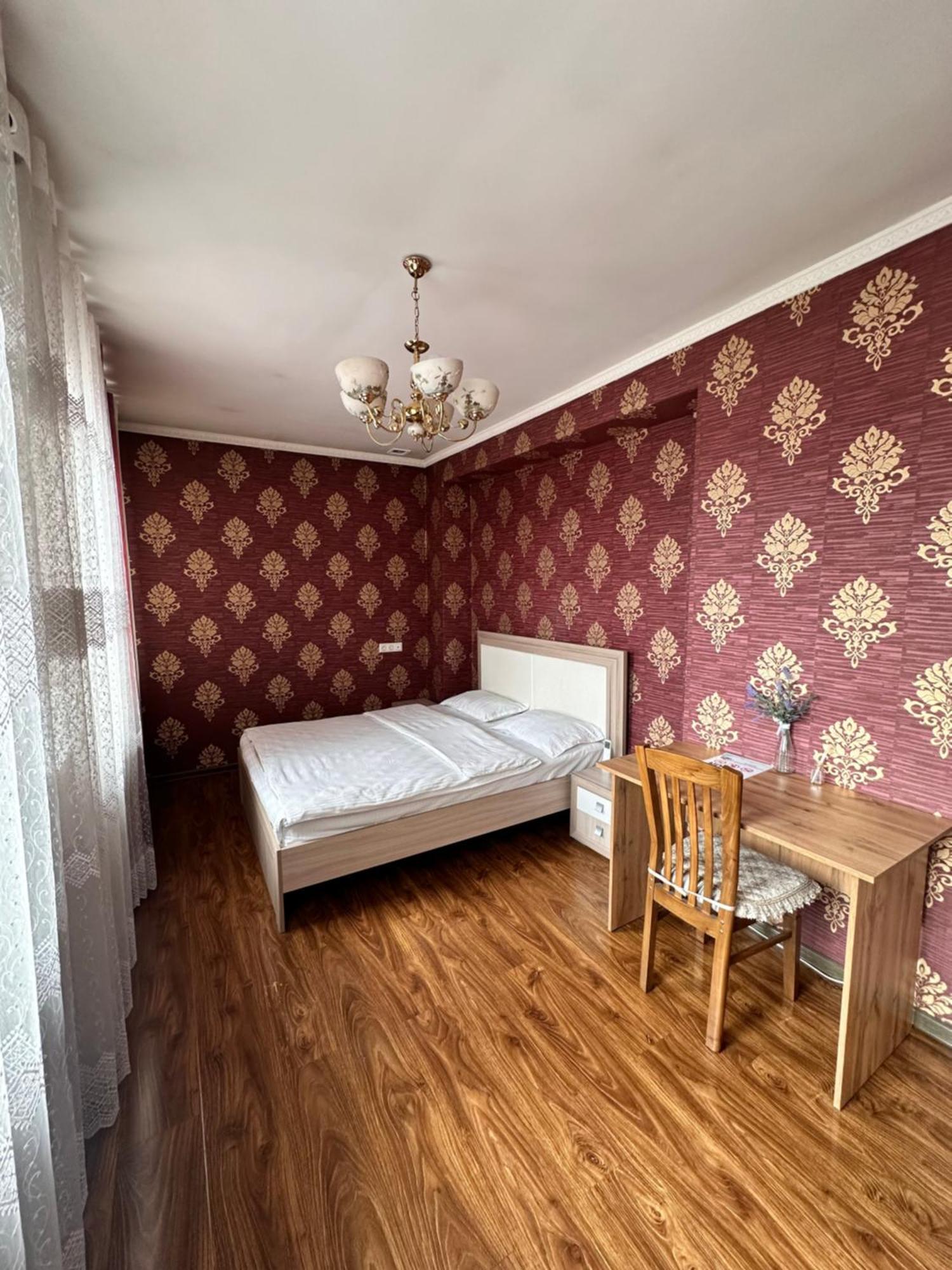 Hostel 4U Бишкек Екстериор снимка